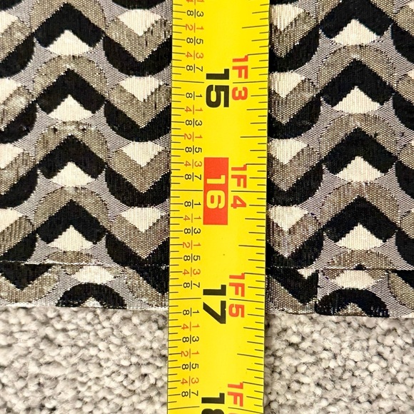 Trina Turk Women’s Blk/Wht/Metallic Zig Zag Chevron Pattern Mini Skirt Sz 10 - Picture 7 of 10
